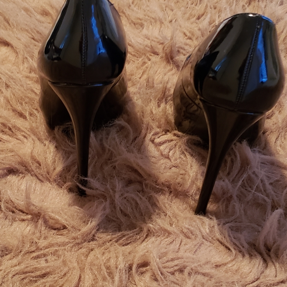 *NEW Never worn sexy ALDO heels